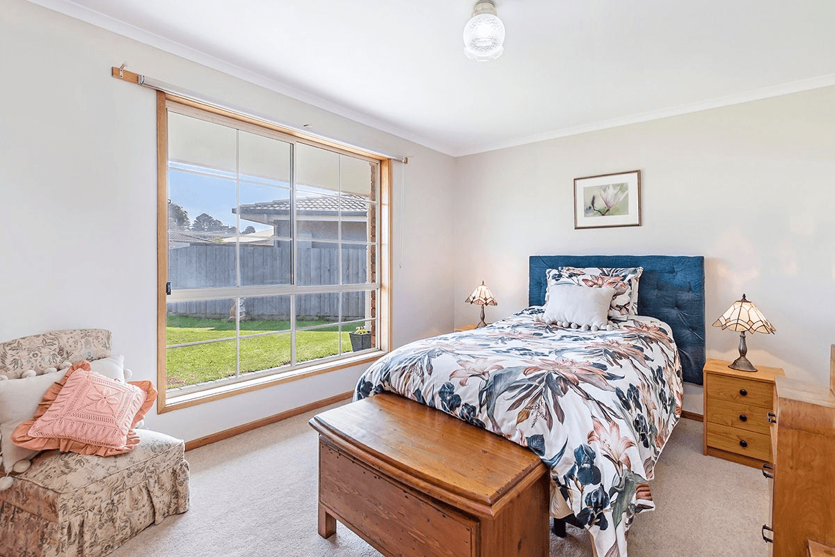 2 Mandeville Crt, PORT FAIRY, VIC 3284