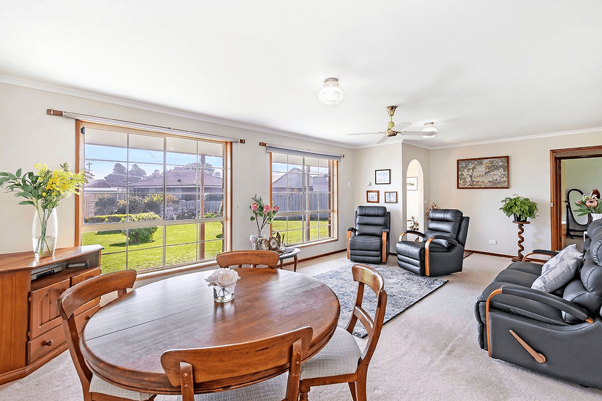 2 Mandeville Crt, PORT FAIRY, VIC 3284