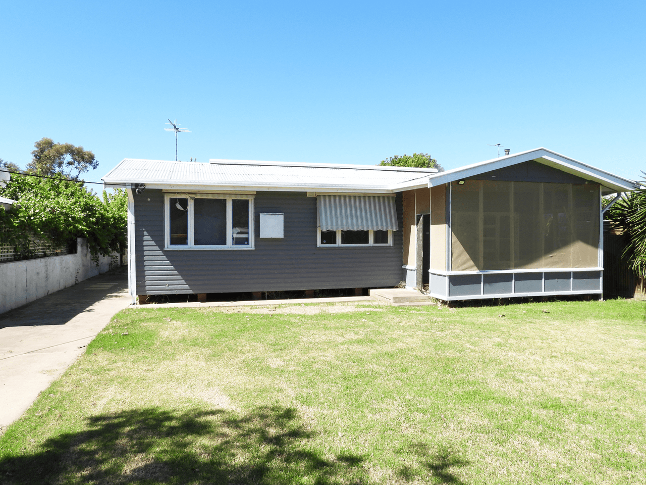 8 Kook Street, DARLINGTON POINT, NSW 2706