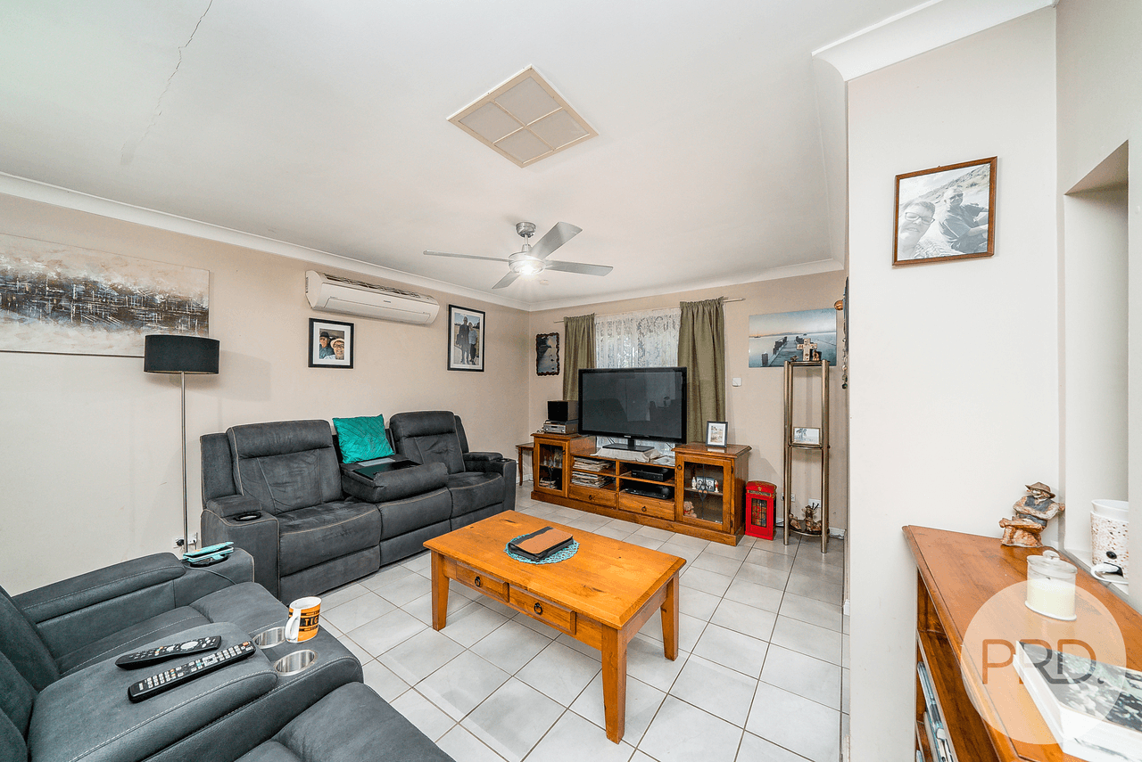 5 Oleander Crescent, LAKE ALBERT, NSW 2650