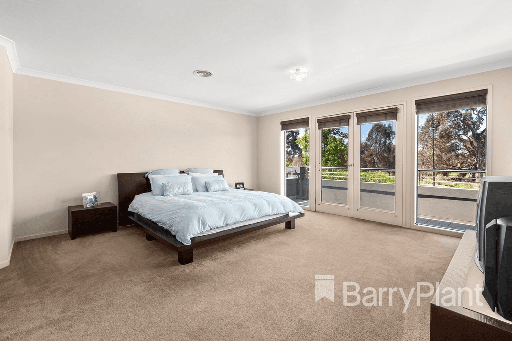 7 Hawkstowe Parade, South Morang, VIC 3752