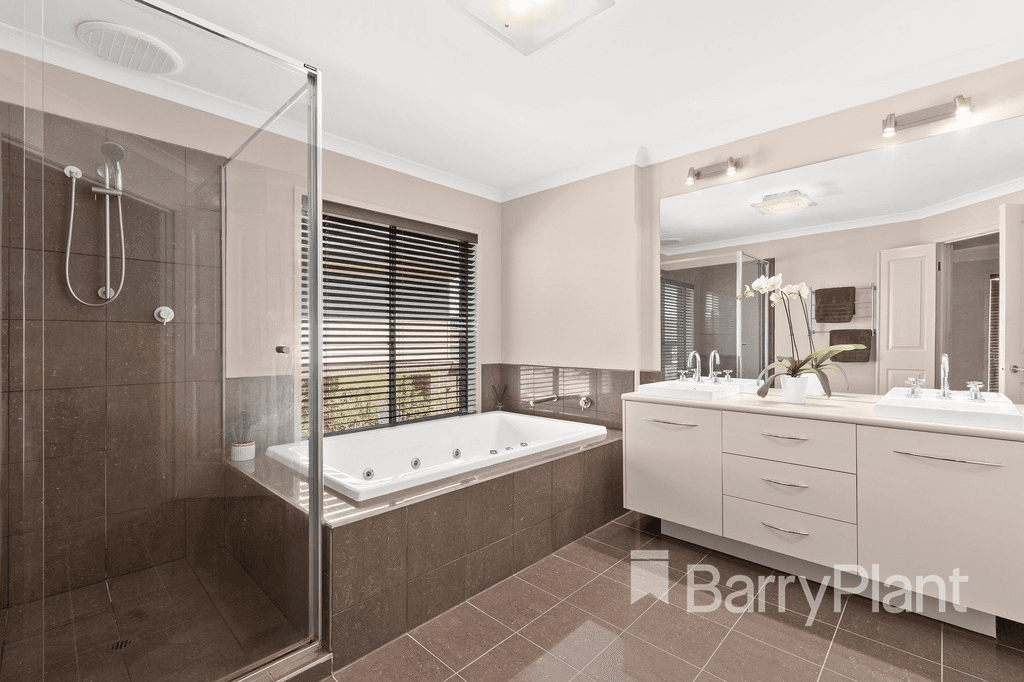 7 Hawkstowe Parade, South Morang, VIC 3752