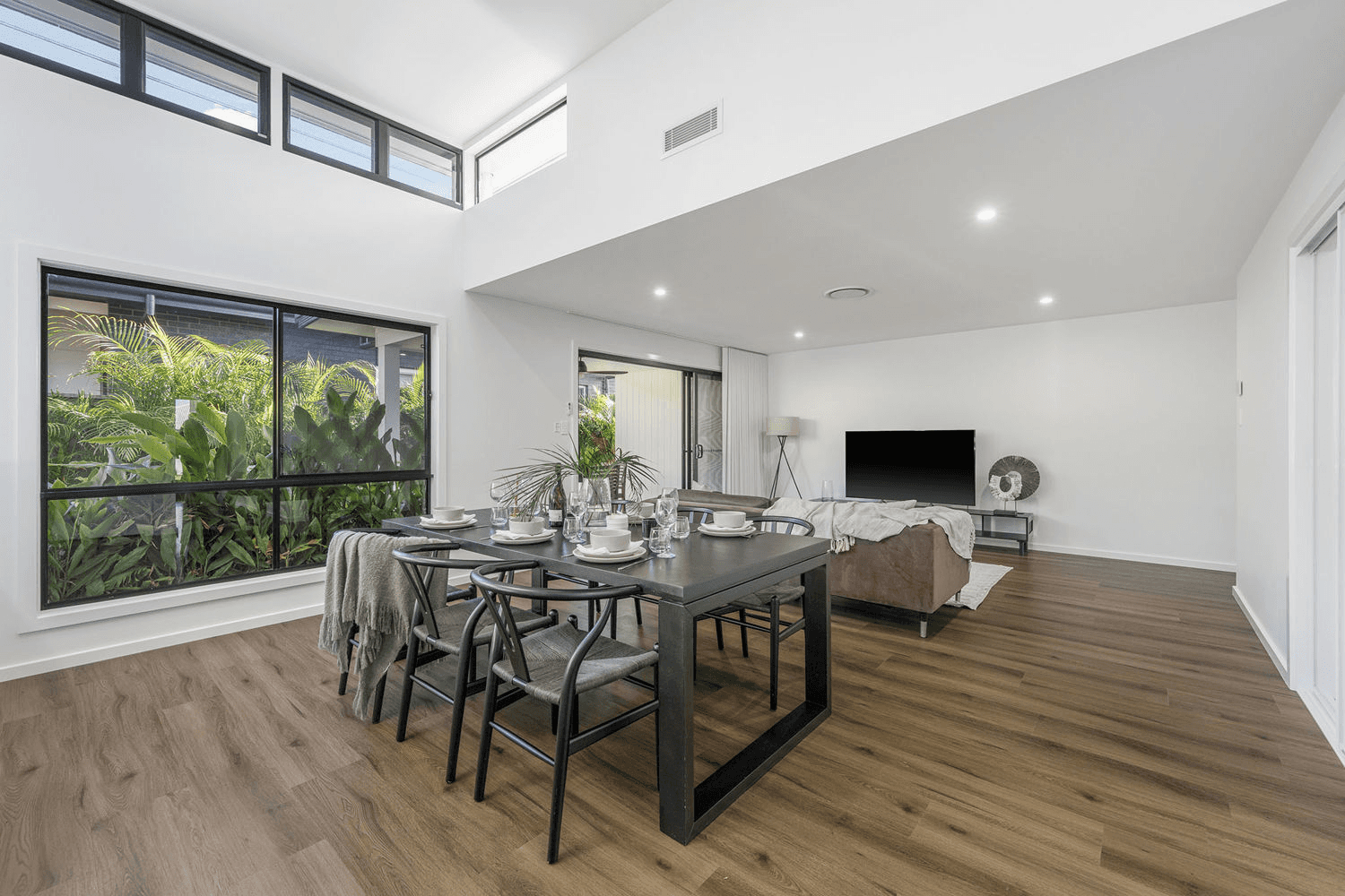 2 Carlyle Avenue, THRUMSTER, NSW 2444