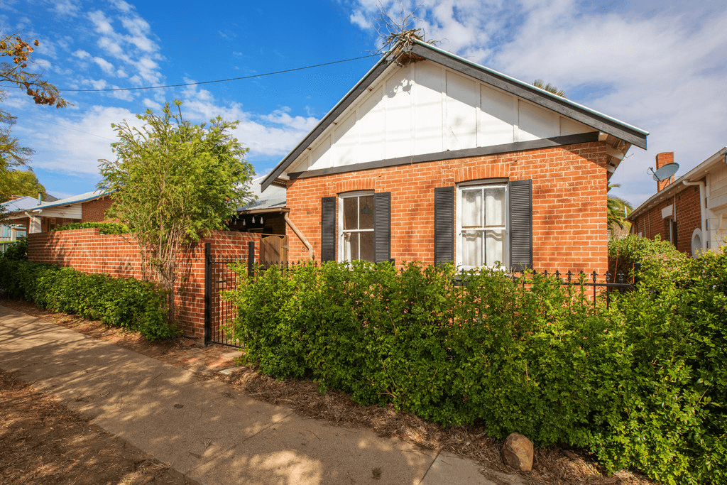 39 Bourke Street, TAMWORTH, NSW 2340