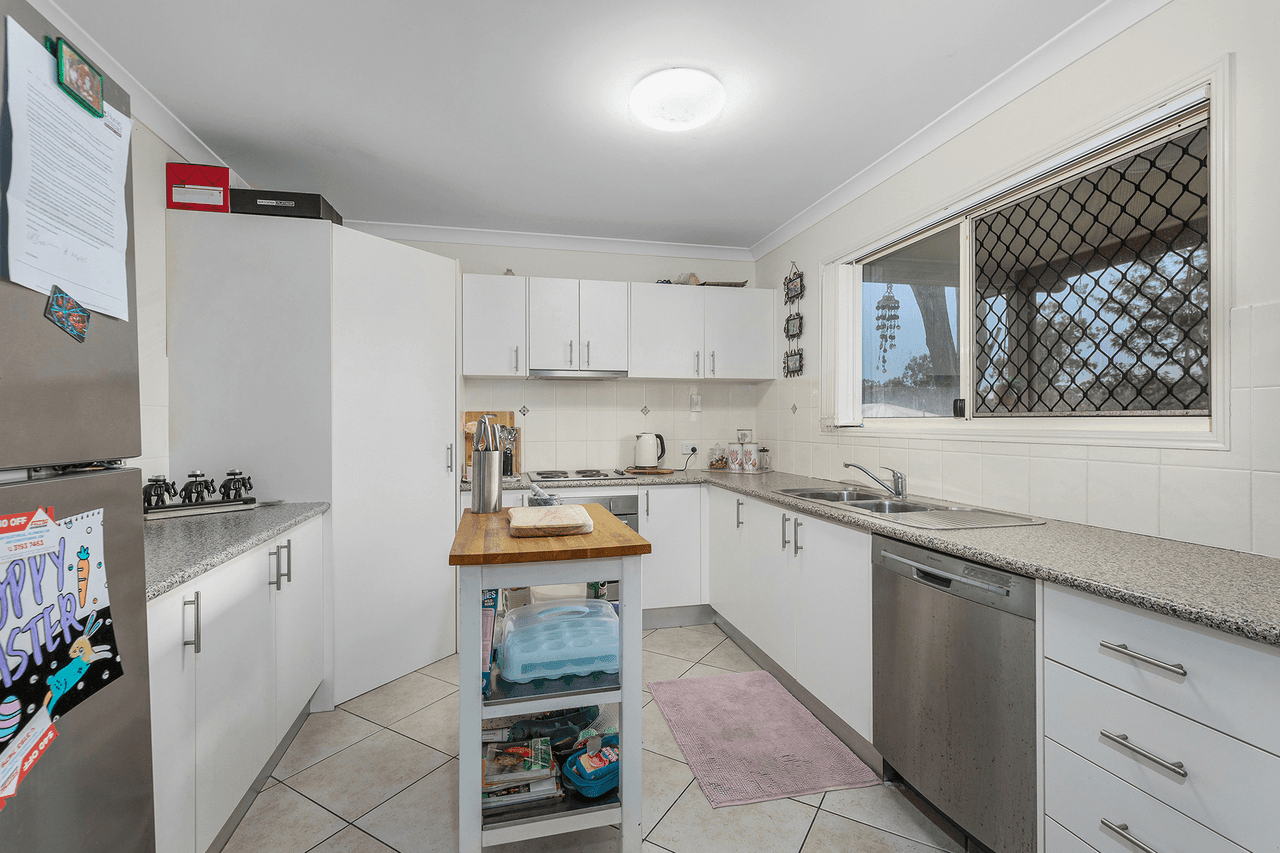 9 Chalmers Place, North Ipswich, QLD 4305