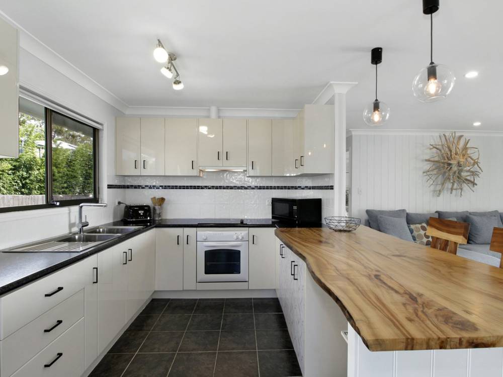 18 Kim Crescent, MACLEAY ISLAND, QLD 4184