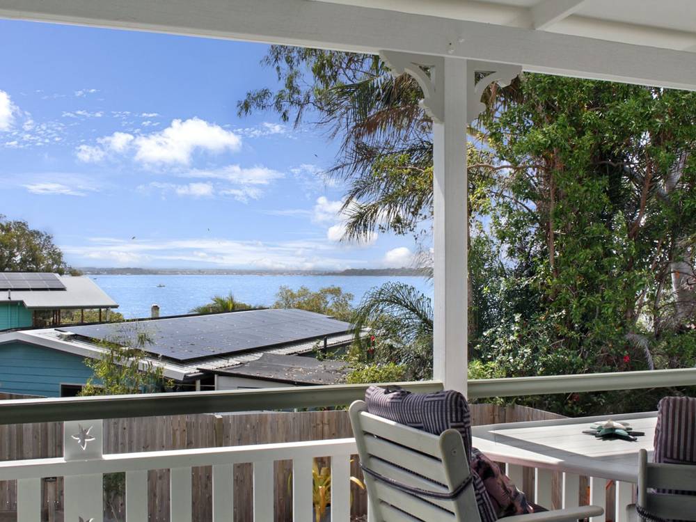 18 Kim Crescent, MACLEAY ISLAND, QLD 4184