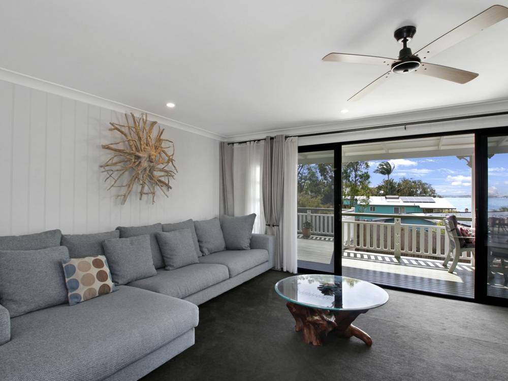 18 Kim Crescent, MACLEAY ISLAND, QLD 4184