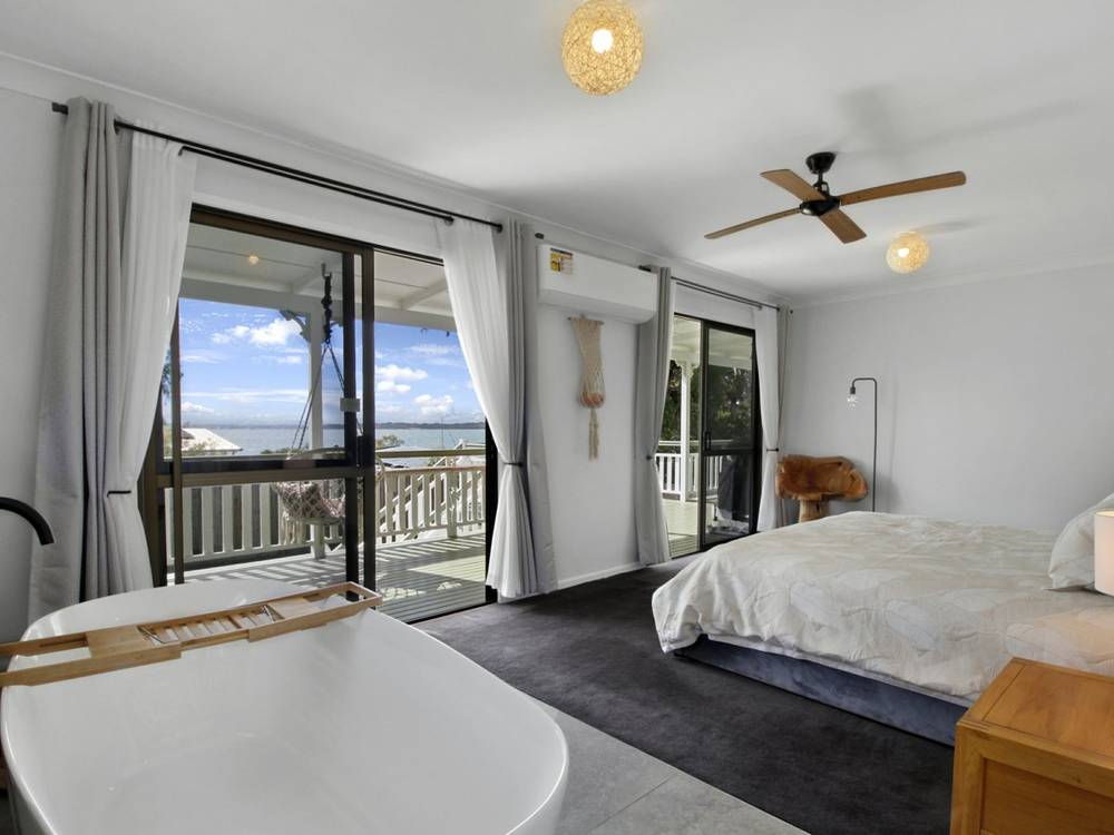 18 Kim Crescent, MACLEAY ISLAND, QLD 4184