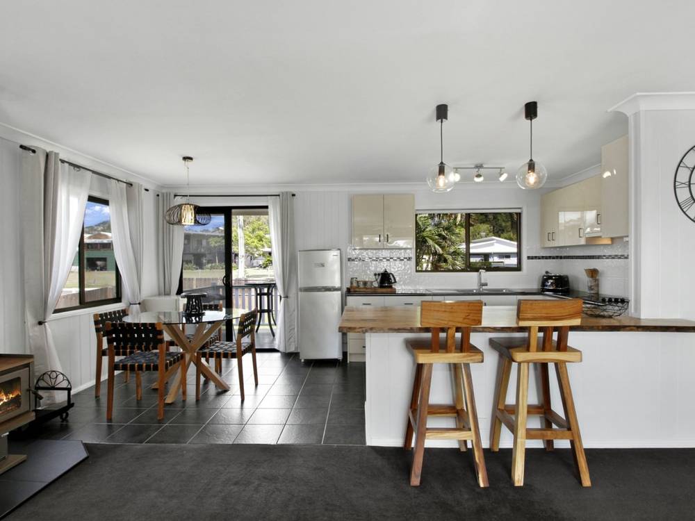 18 Kim Crescent, MACLEAY ISLAND, QLD 4184