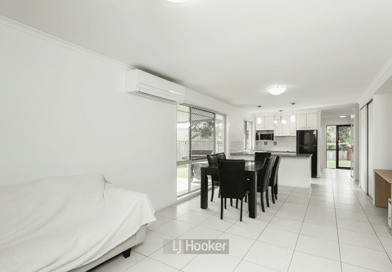 13 Forestgum Grove, REGENTS PARK, QLD 4118