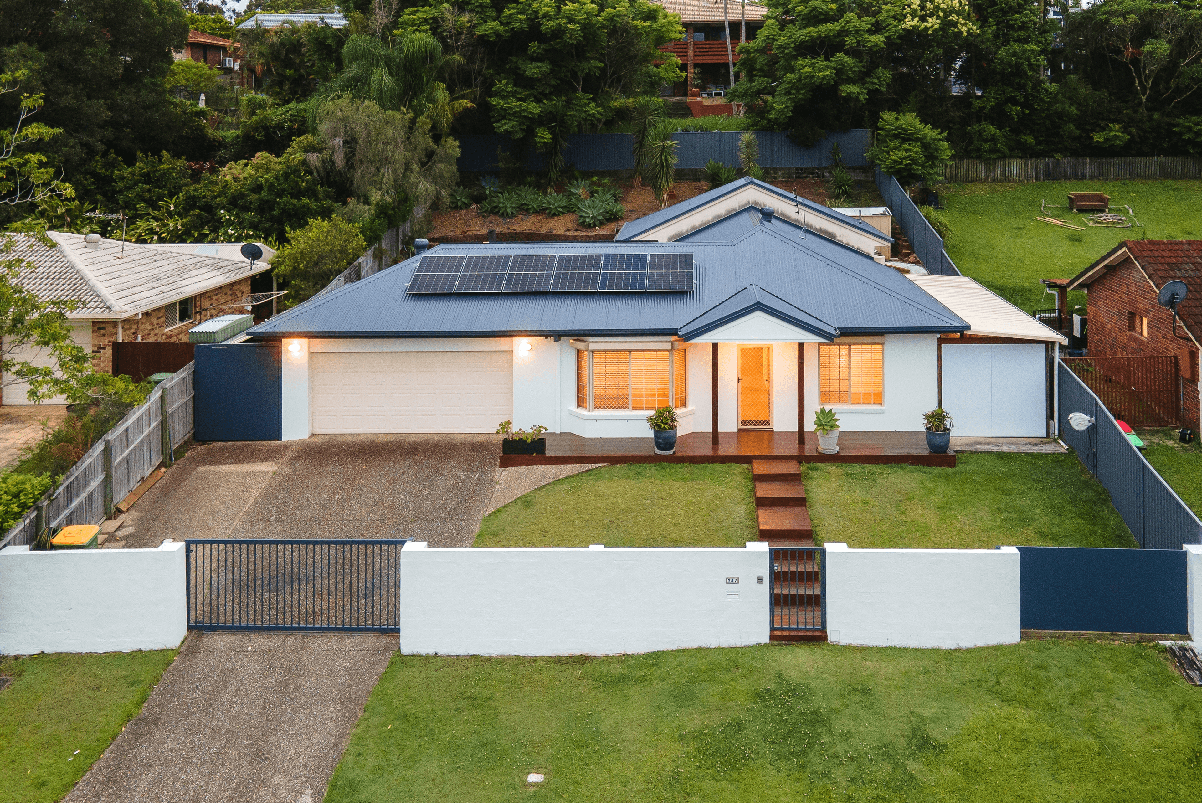 37 Lowanna Drive, Ashmore, QLD 4214