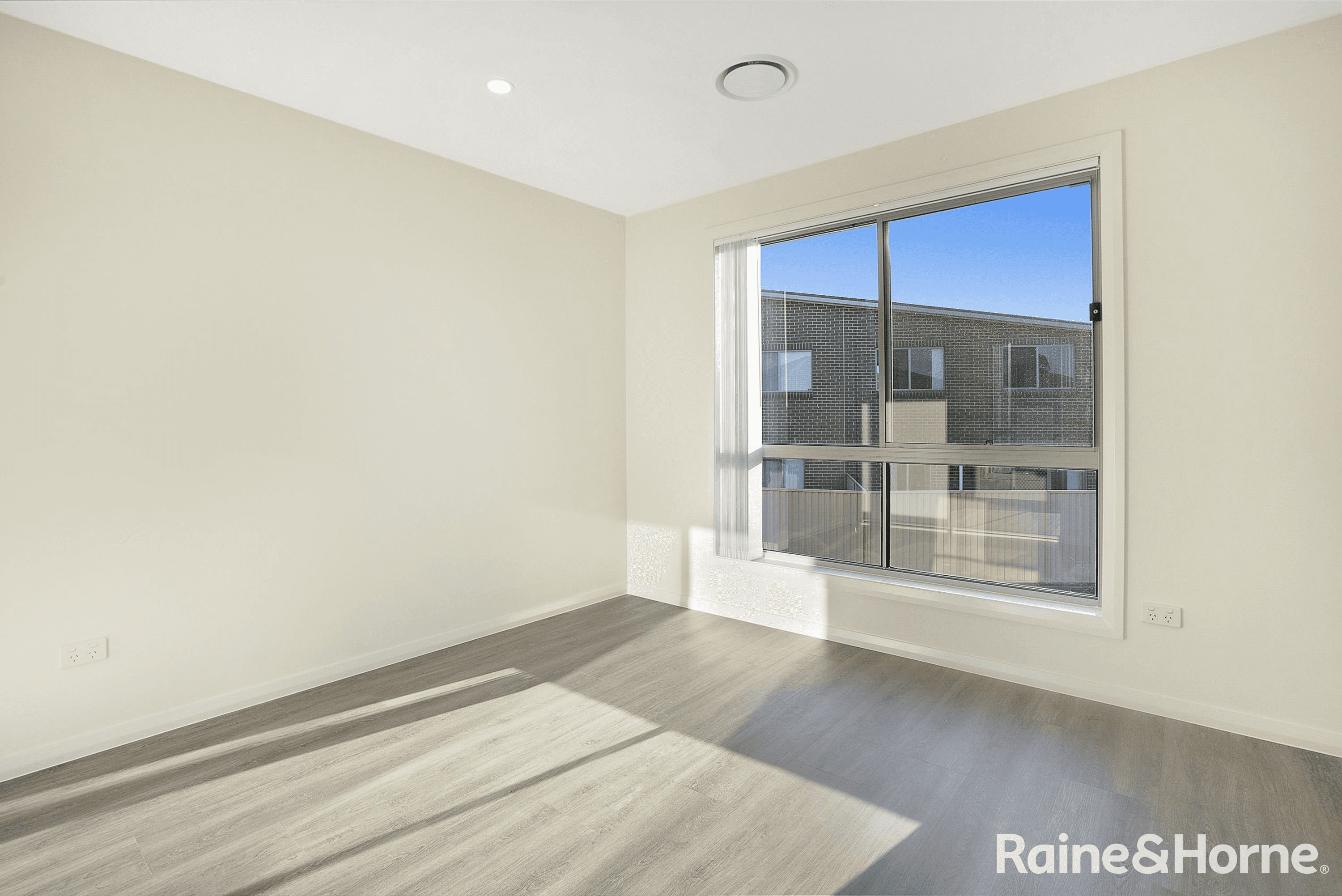 11 Calvert Glade, QUAKERS HILL, NSW 2763