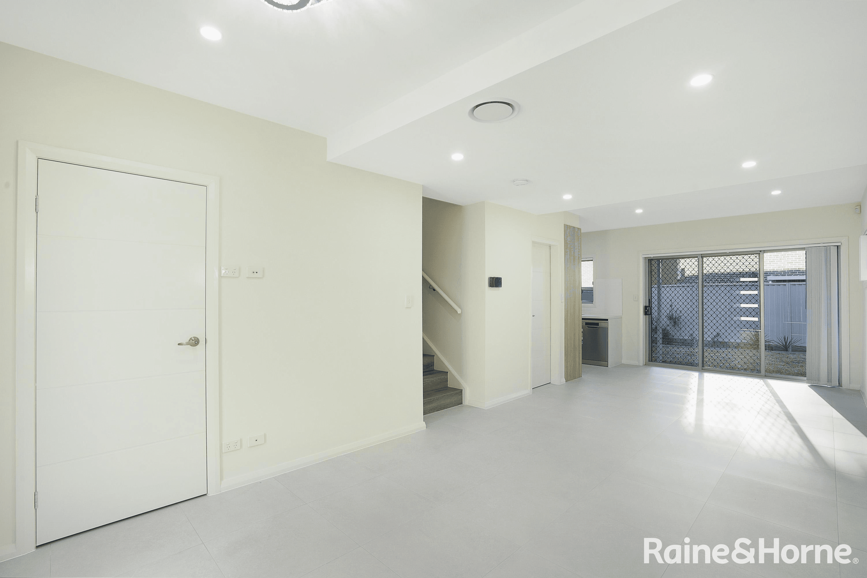 11 Calvert Glade, QUAKERS HILL, NSW 2763