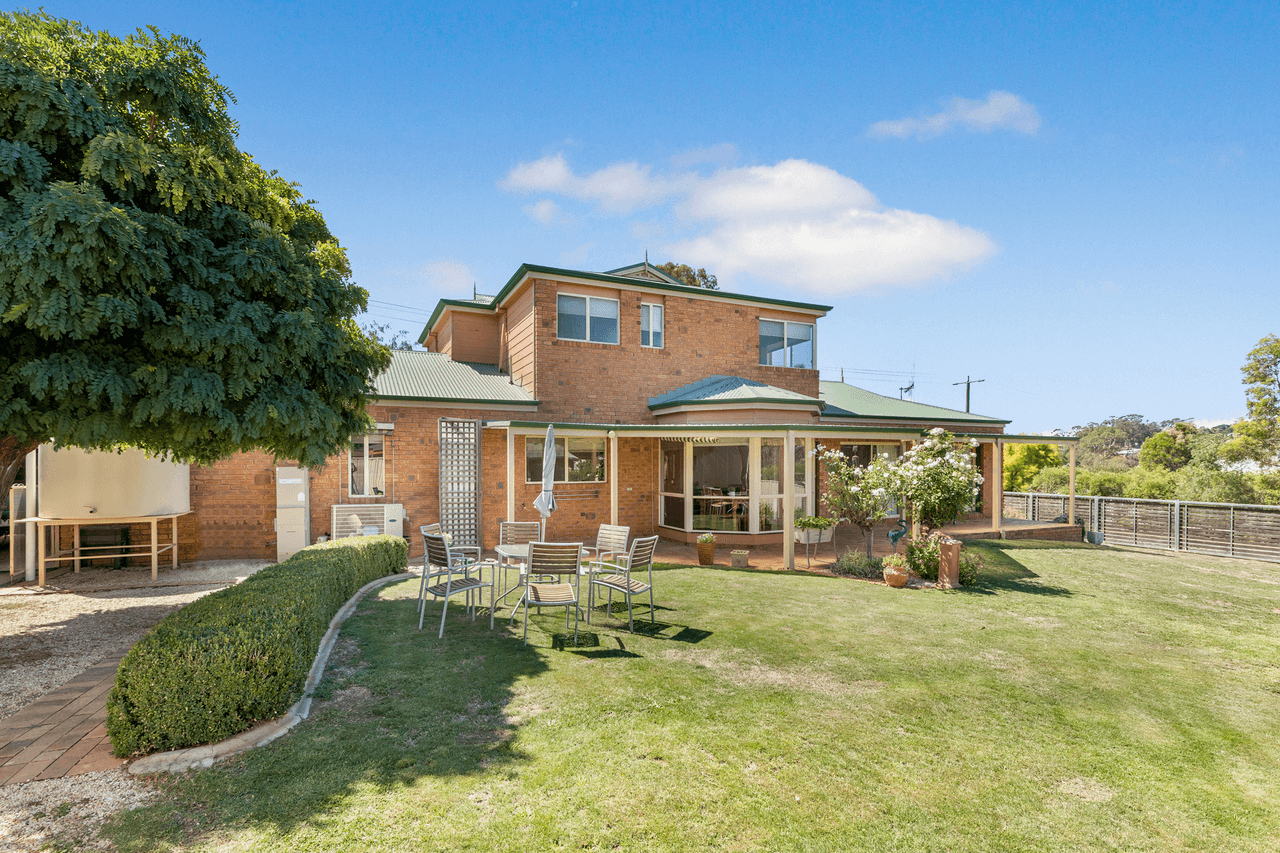 88 Brown Street, CASTLEMAINE, VIC 3450