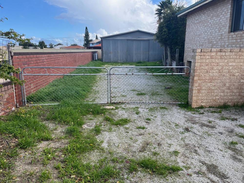 9 SHINGLE Avenue, Jurien Bay, WA 6516