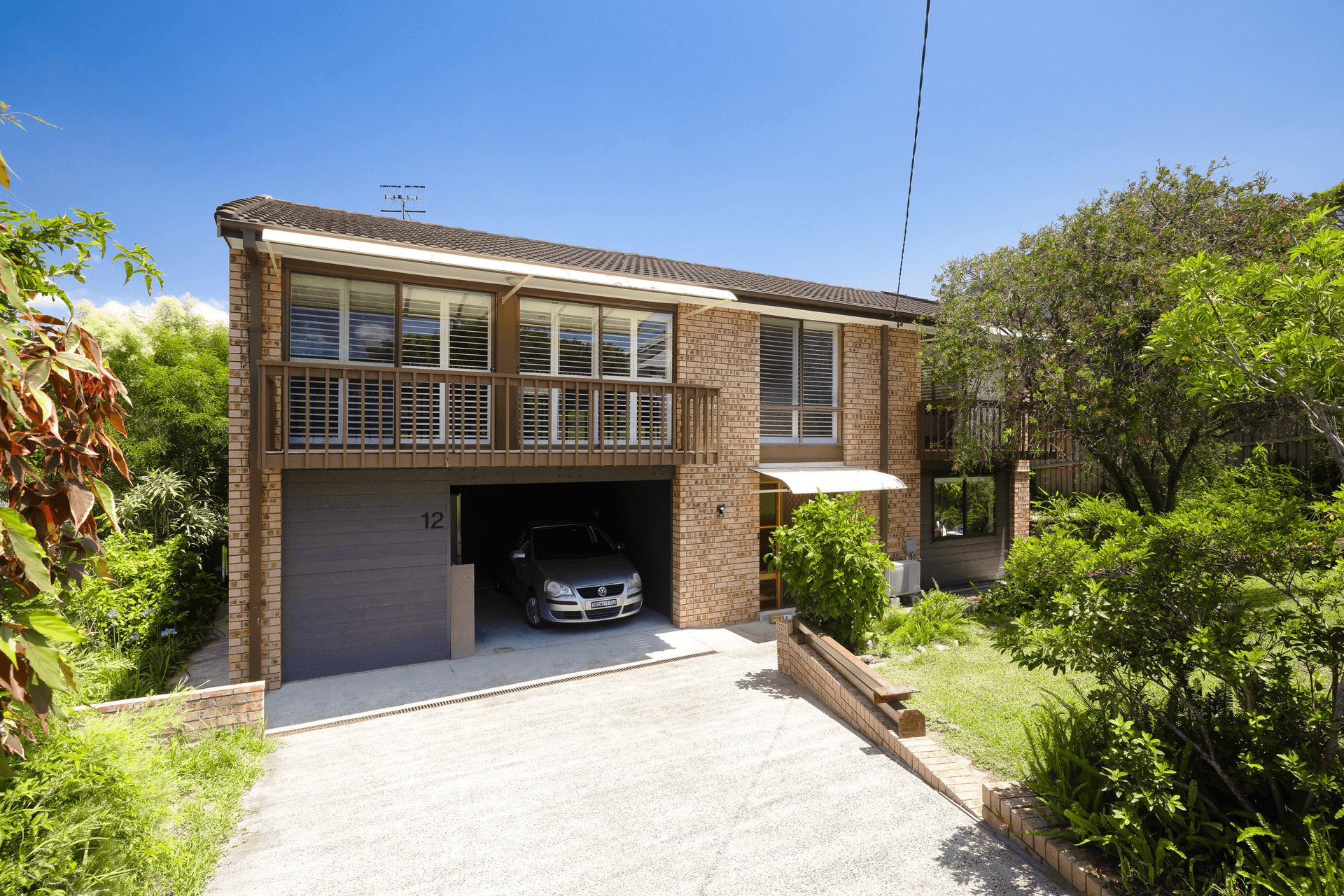 12 Coogee Road, Point Clare, NSW 2250