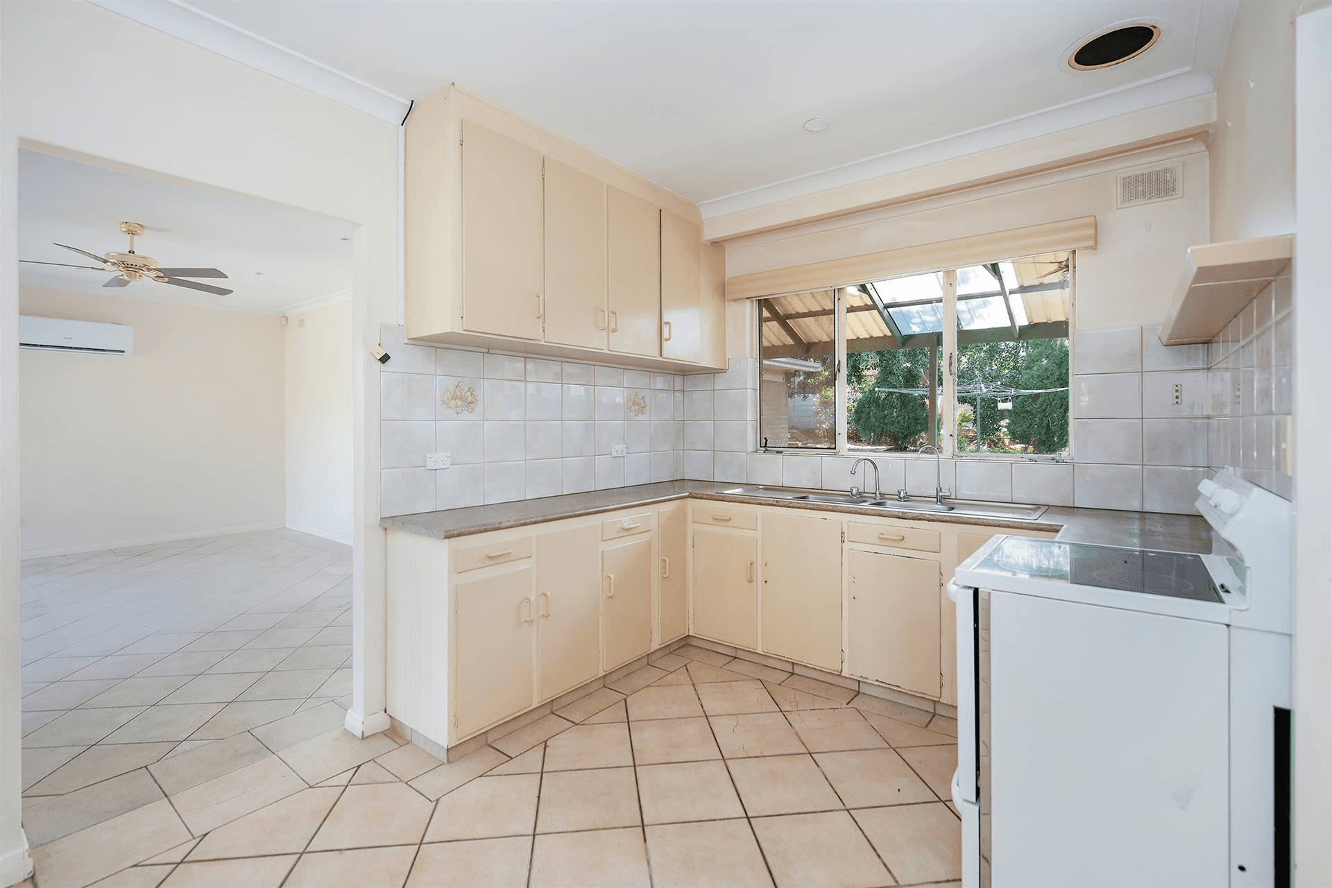 1 Kalimna Avenue, Campbelltown, SA 5074