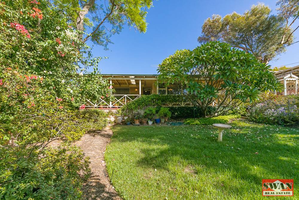 54 Weston Dr, Swan View, WA 6056