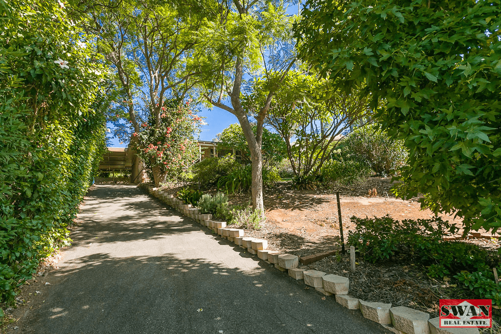 54 Weston Dr, Swan View, WA 6056