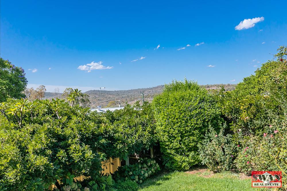 54 Weston Dr, Swan View, WA 6056