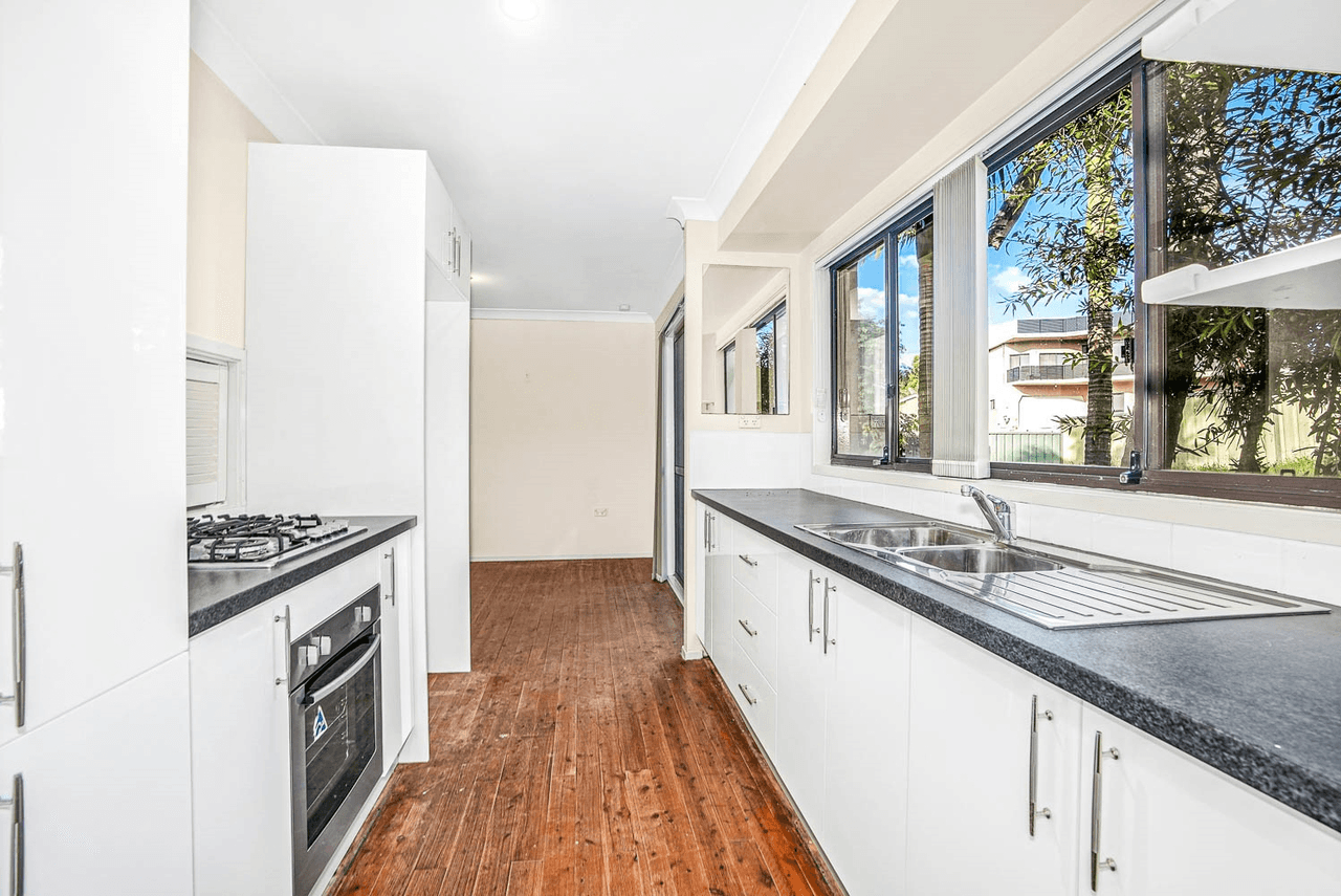 9 Province Street, Abbotsbury, NSW 2176