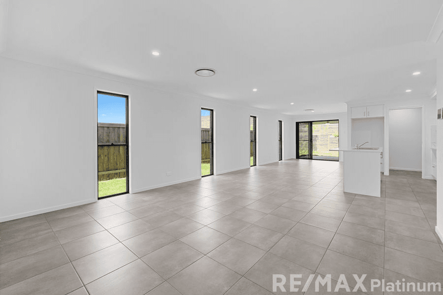 35 Superb Drive, NARANGBA, QLD 4504