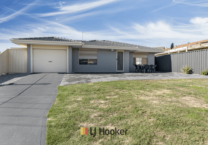 8 Mekong Place, BEECHBORO, WA 6063