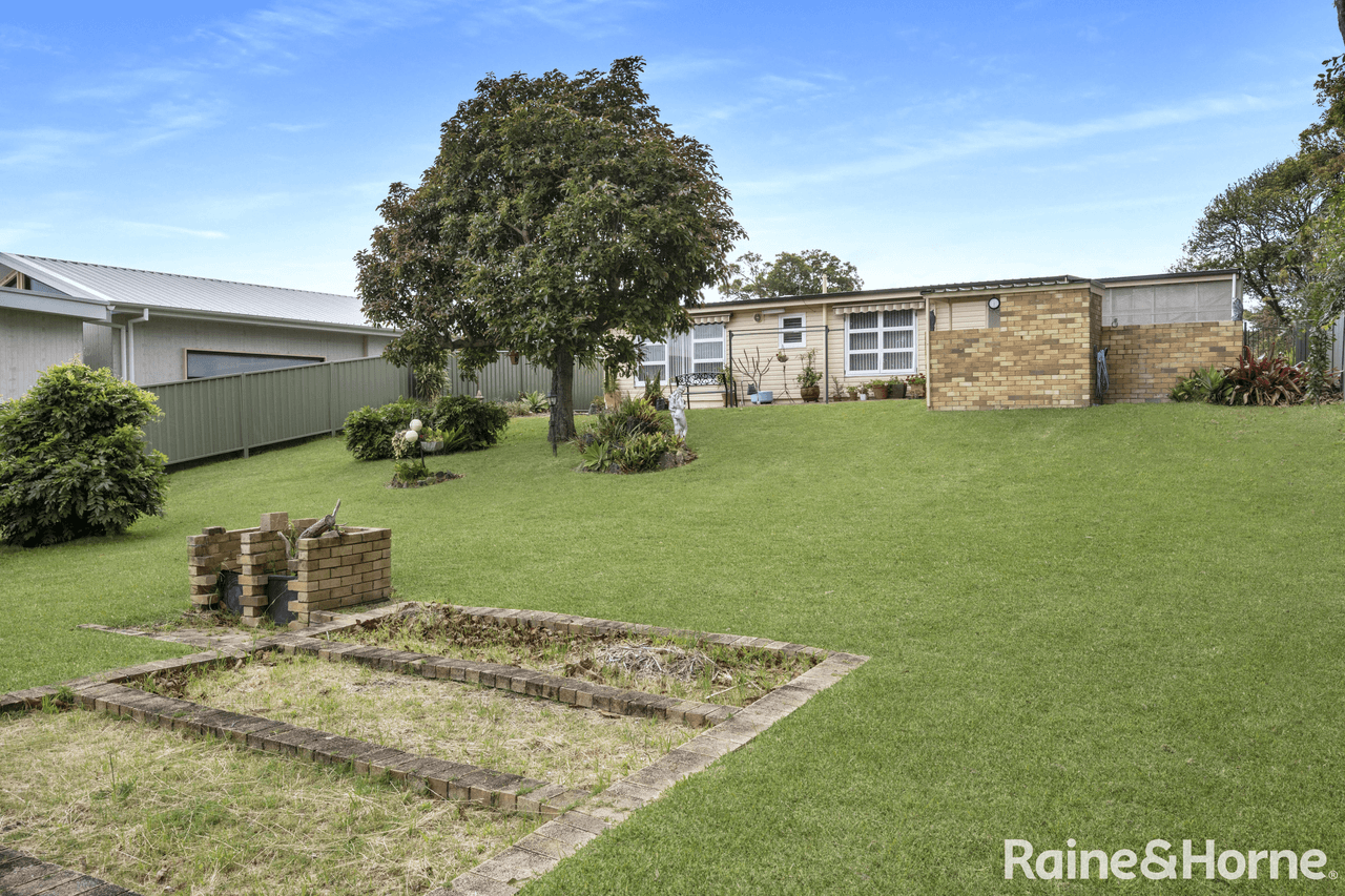 13 Bolt Street, SHOALHAVEN HEADS, NSW 2535
