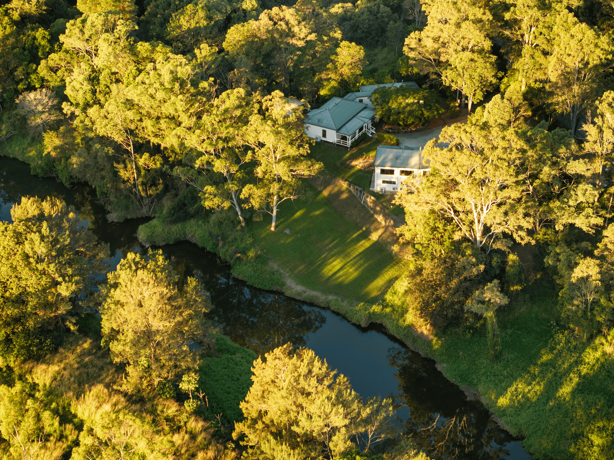 2097 Roghan Road, BRIDGEMAN DOWNS, QLD 4035