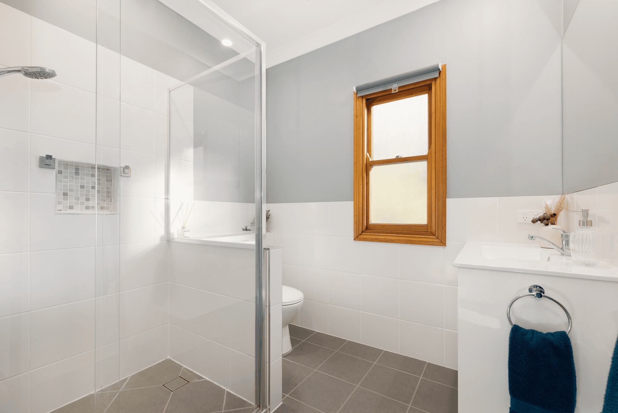 2097 Roghan Road, BRIDGEMAN DOWNS, QLD 4035