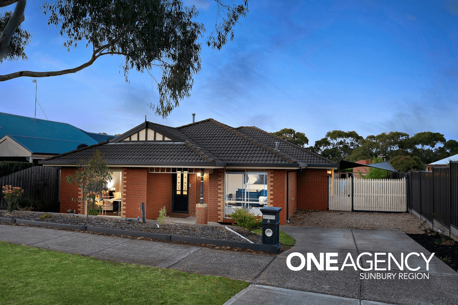 4 Reddan Court, SUNBURY, VIC 3429