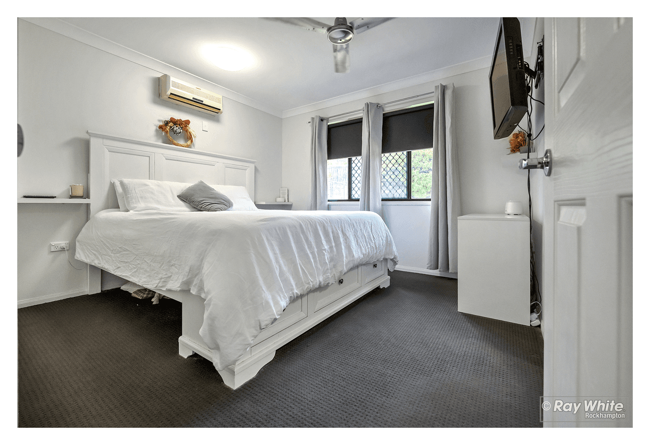 25 Laird Avenue, NORMAN GARDENS, QLD 4701