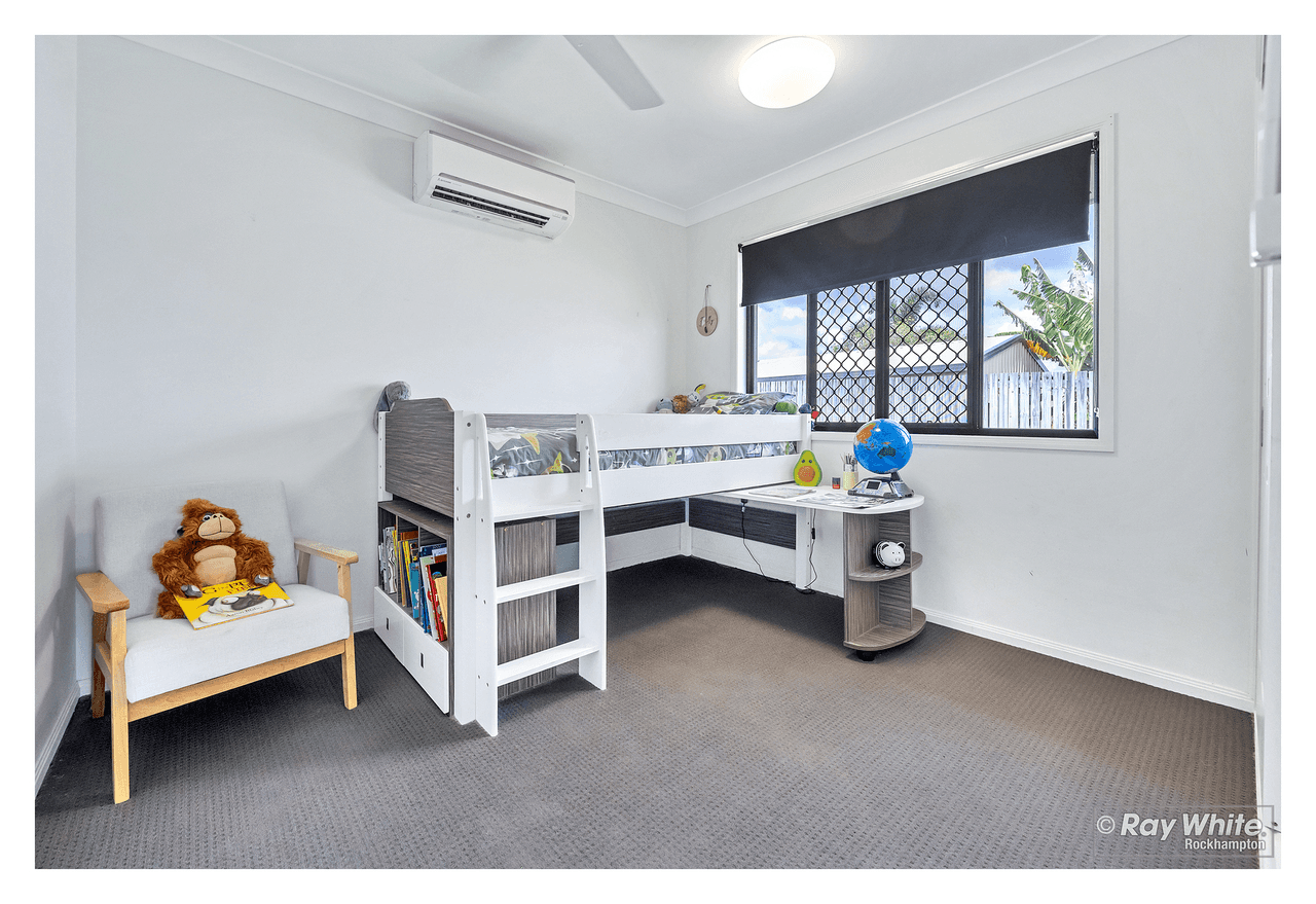 25 Laird Avenue, NORMAN GARDENS, QLD 4701