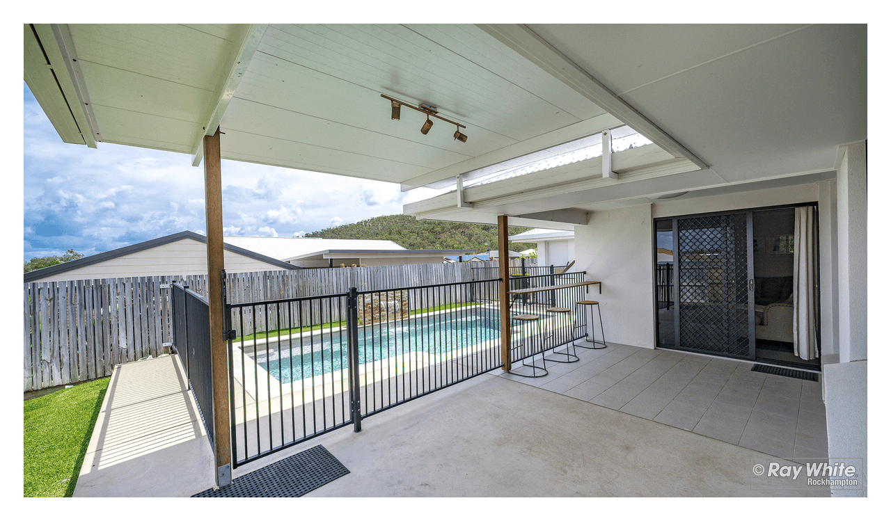 25 Laird Avenue, NORMAN GARDENS, QLD 4701