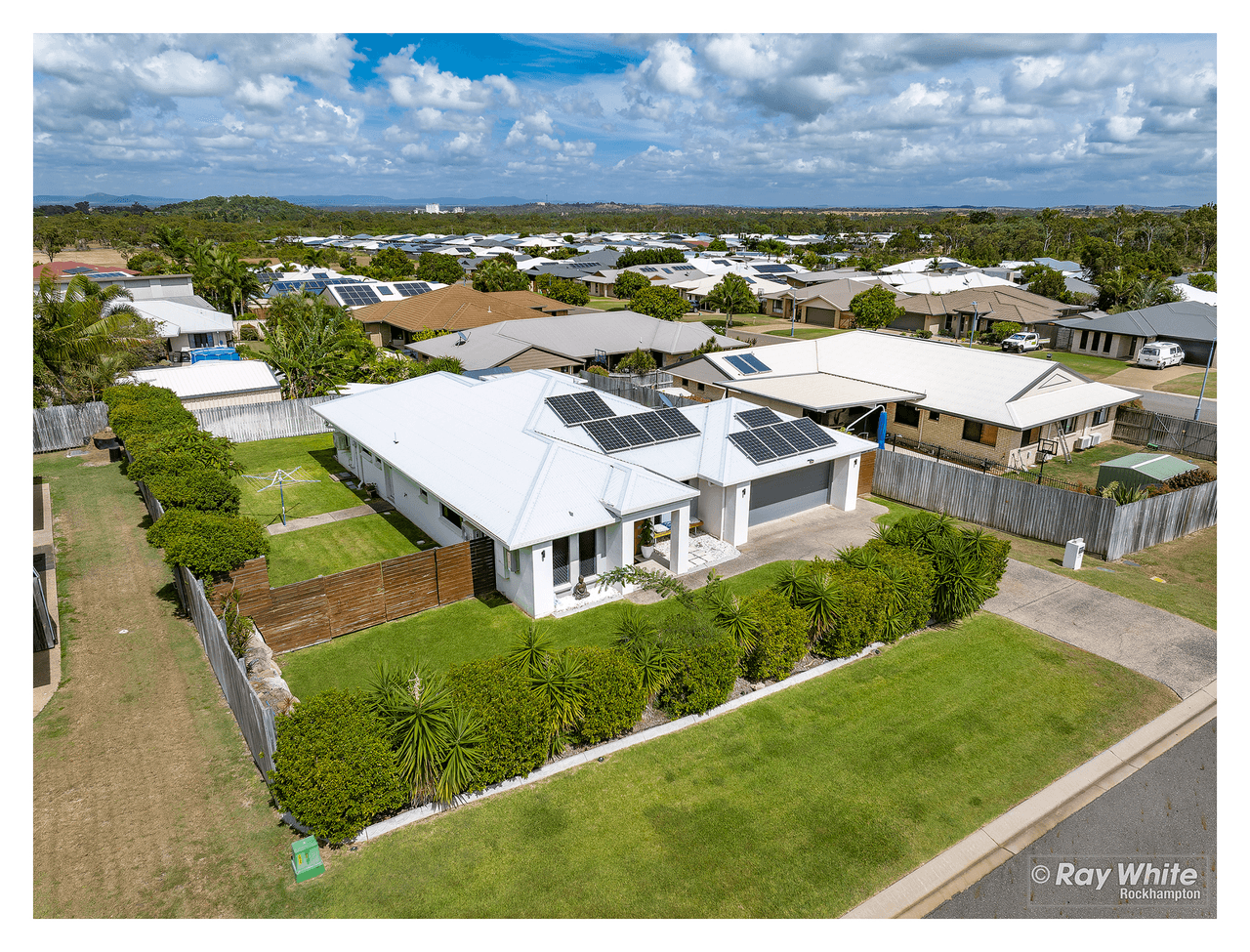 25 Laird Avenue, NORMAN GARDENS, QLD 4701