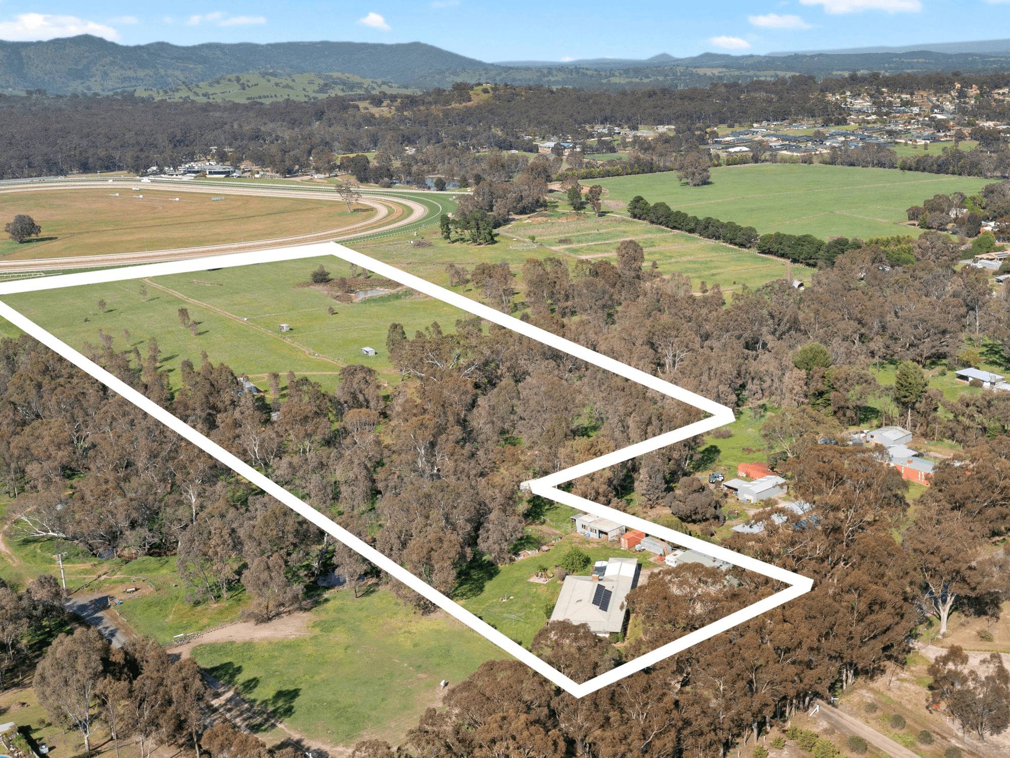 120 HIGHLANDS ROAD, SEYMOUR, VIC 3660