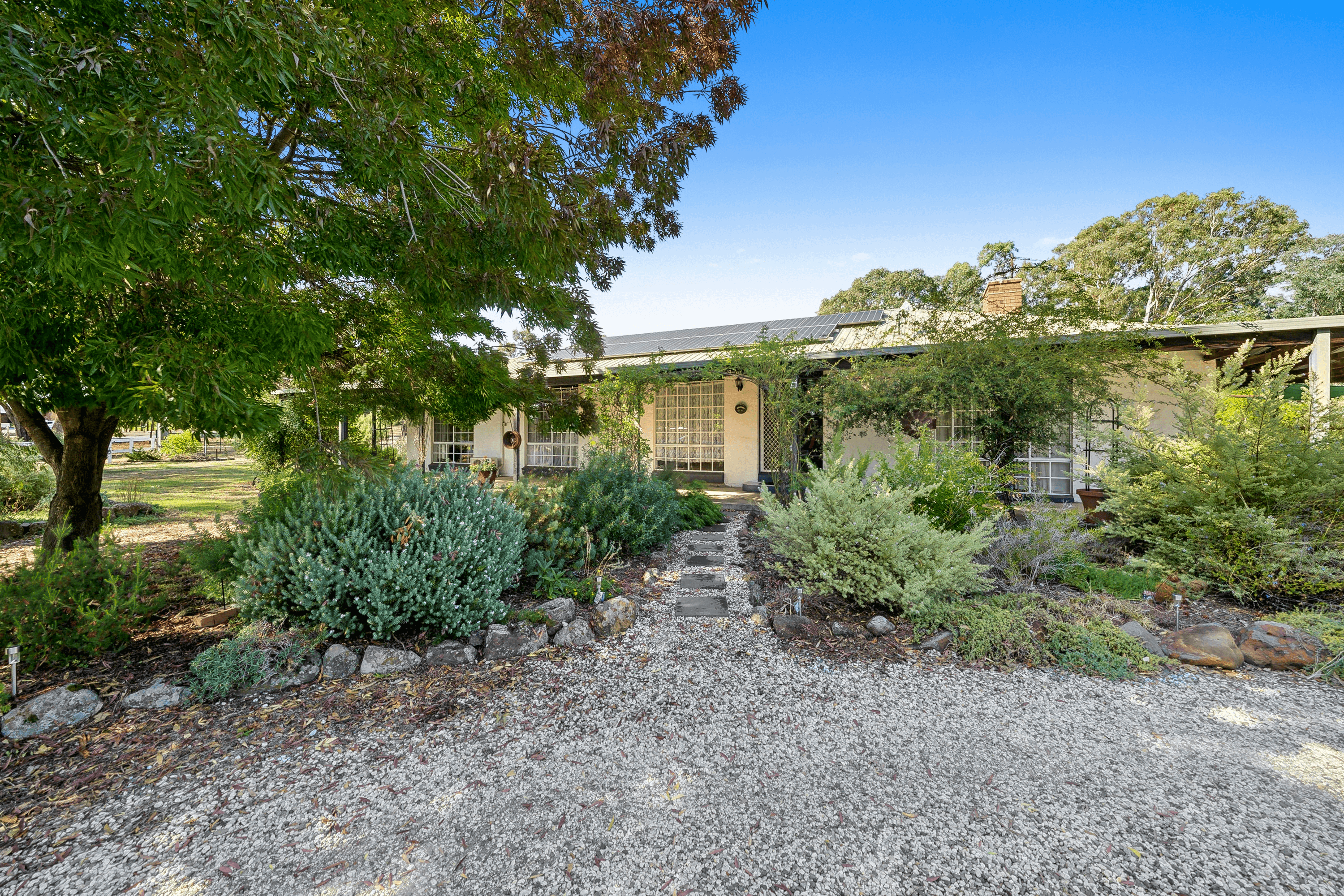 120 HIGHLANDS ROAD, SEYMOUR, VIC 3660