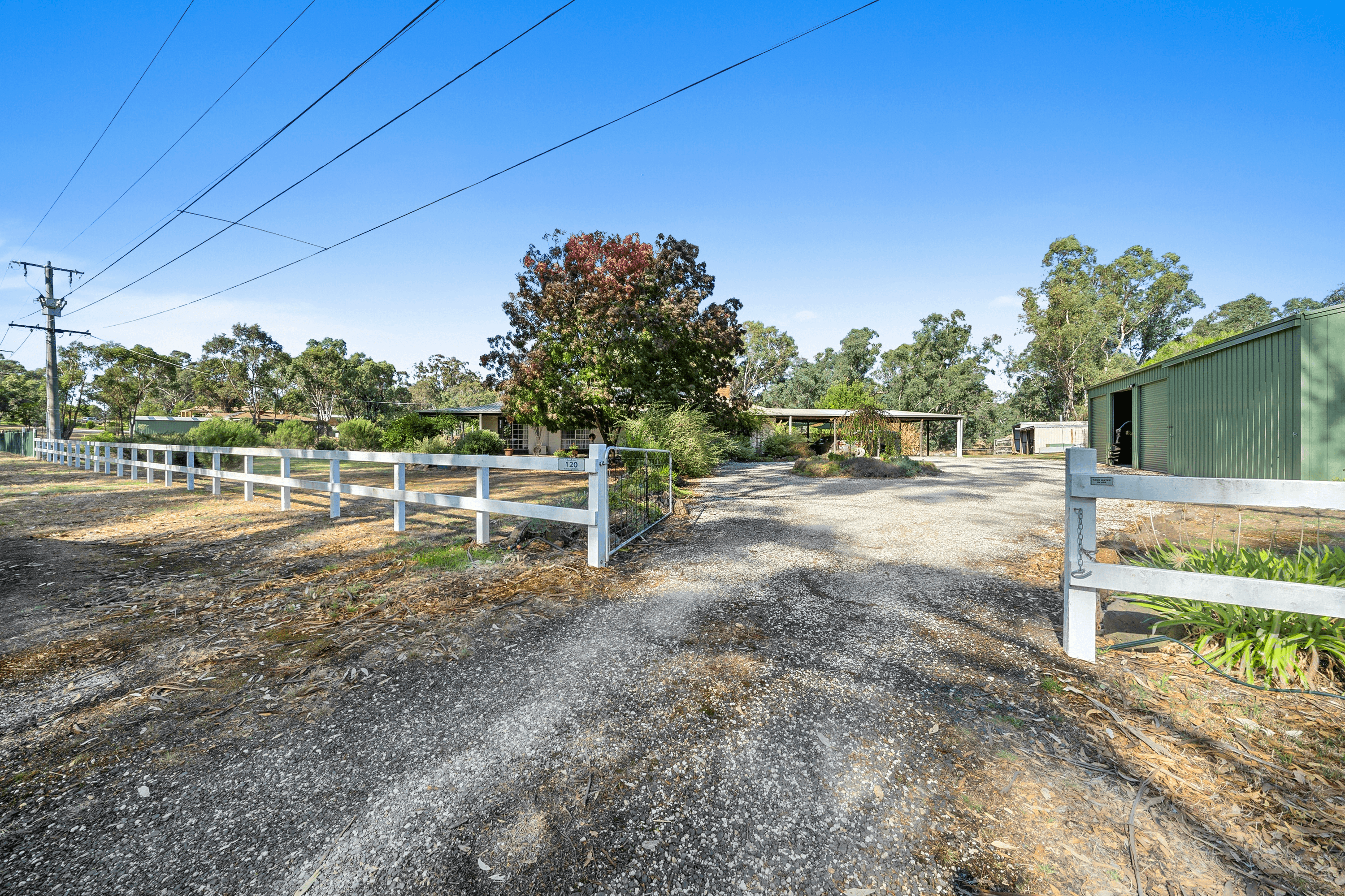 120 HIGHLANDS ROAD, SEYMOUR, VIC 3660