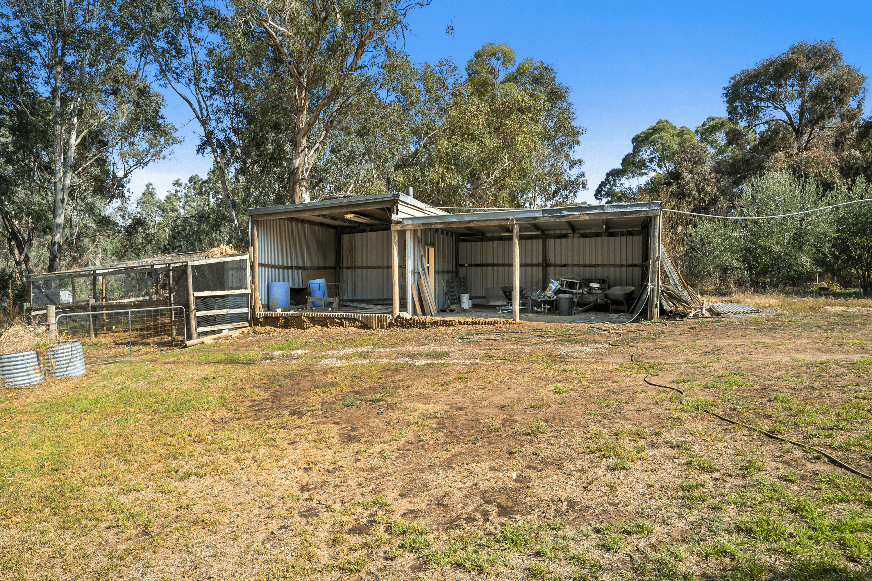 120 HIGHLANDS ROAD, SEYMOUR, VIC 3660
