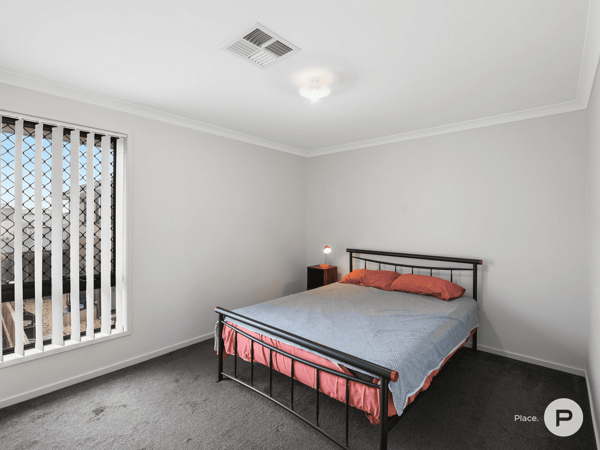 4 Penda Crescent, Pallara, QLD 4110