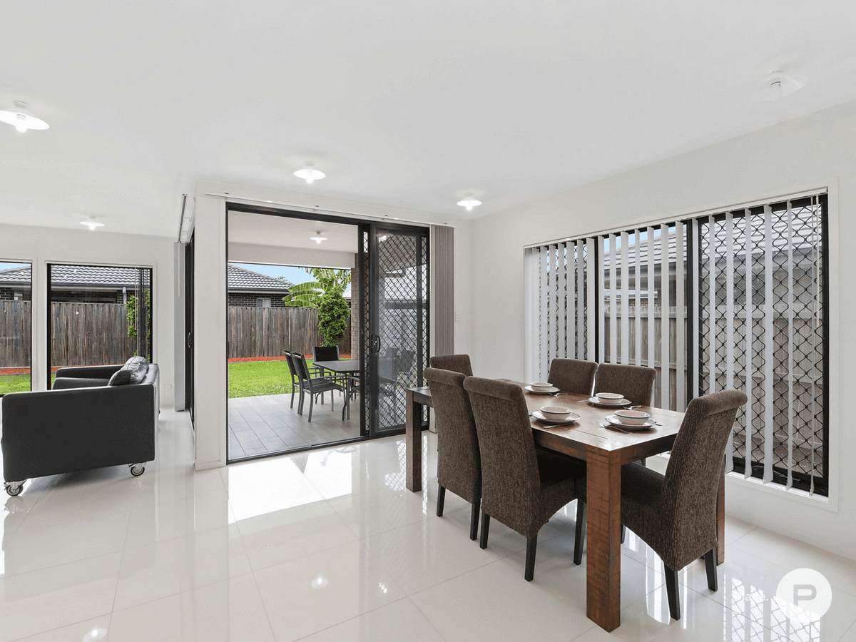 4 Penda Crescent, Pallara, QLD 4110