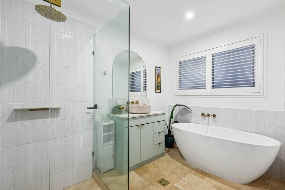 10 Emerton Crescent, Robina, QLD 4226