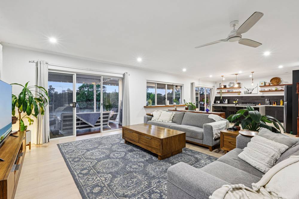 10 Emerton Crescent, Robina, QLD 4226
