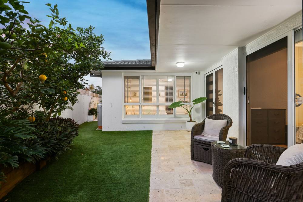 10 Emerton Crescent, Robina, QLD 4226