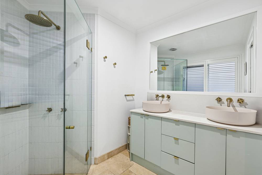 10 Emerton Crescent, Robina, QLD 4226