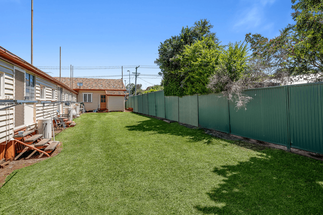 73  Taylor Street, NEWTOWN, QLD 4350