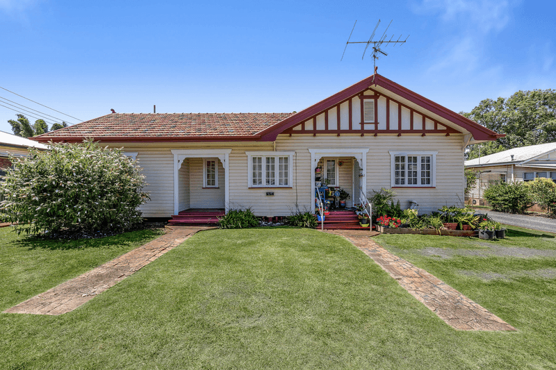 73  Taylor Street, NEWTOWN, QLD 4350