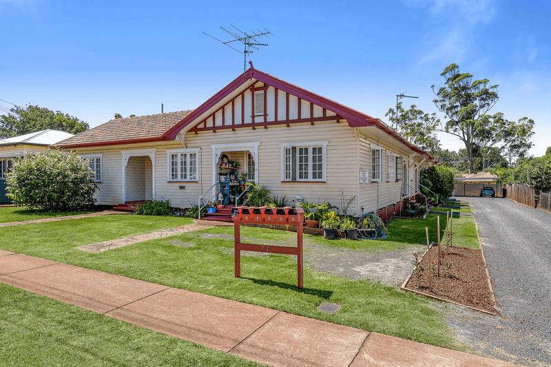 73  Taylor Street, NEWTOWN, QLD 4350