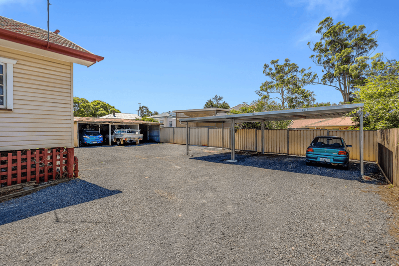 73  Taylor Street, NEWTOWN, QLD 4350